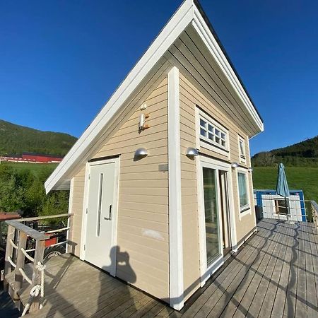 Appartamento Minihus Med Drommeutsikt Til Sunnmorsalpene Aure  Esterno foto