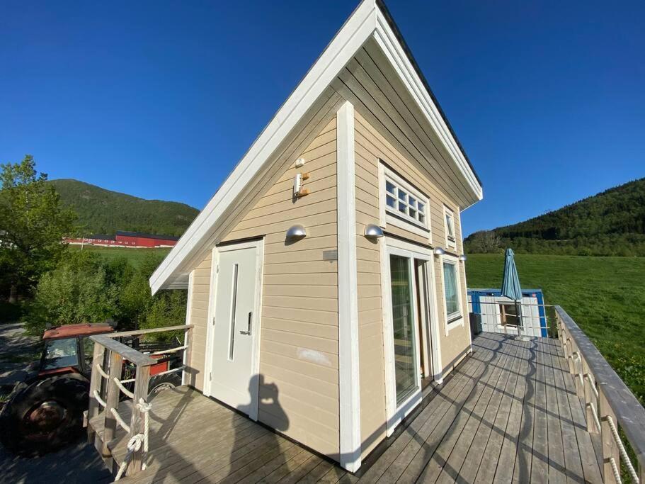 Appartamento Minihus Med Drommeutsikt Til Sunnmorsalpene Aure  Esterno foto