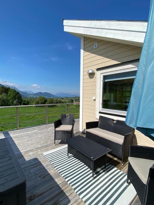 Appartamento Minihus Med Drommeutsikt Til Sunnmorsalpene Aure  Esterno foto