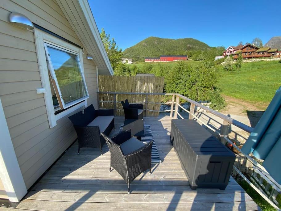 Appartamento Minihus Med Drommeutsikt Til Sunnmorsalpene Aure  Esterno foto
