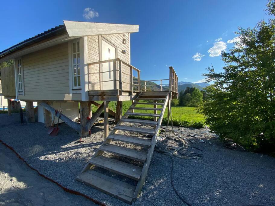 Appartamento Minihus Med Drommeutsikt Til Sunnmorsalpene Aure  Esterno foto